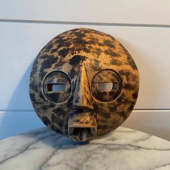 Vintage hand carved mask - Picture 2 of 3